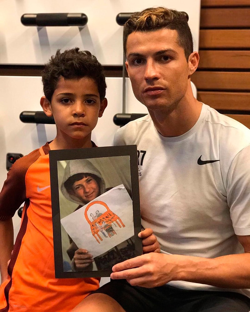 Las fotos que prueban que Cristiano Ronaldo Jr es idéntico ...