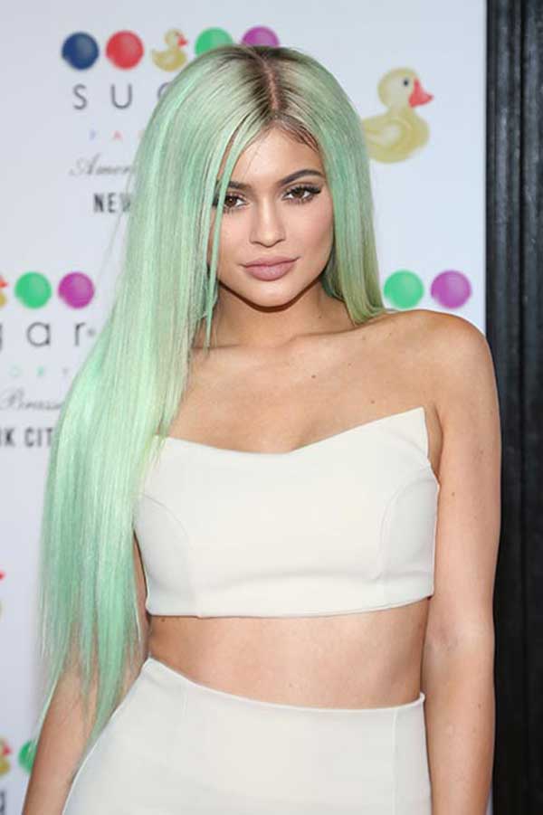 Kylie Jenner Estrena Nuevo Look Con Cabello Verde Menta
