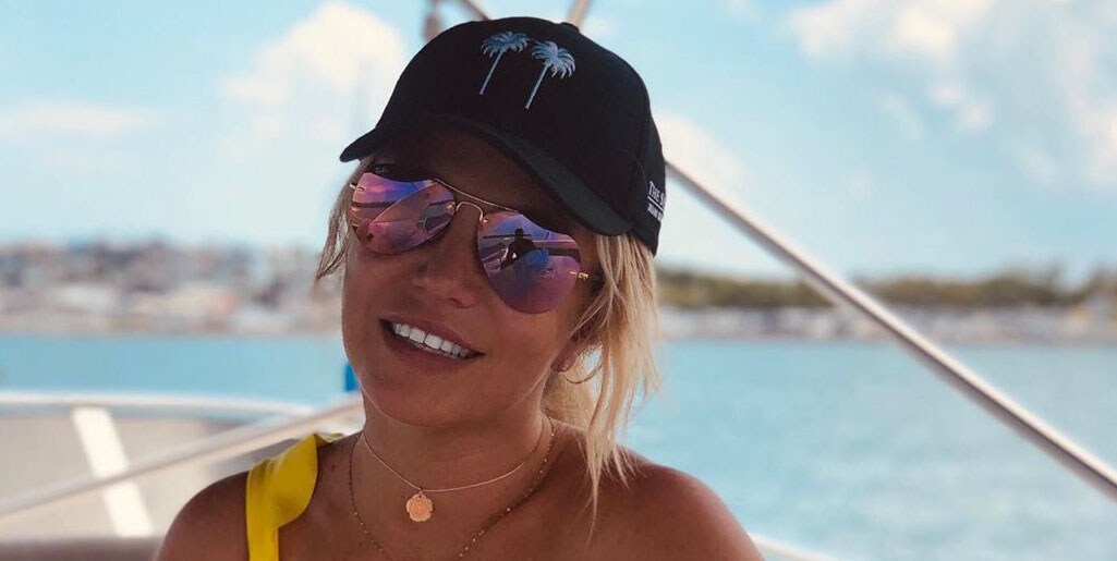Britney Spears shares Instagram photo wearing reading 