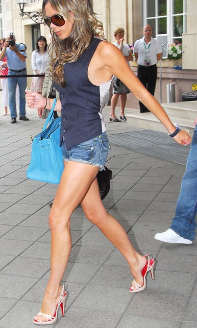 Victoria Beckham says 'goodbye' to heels: Her top comfy flat shoe looks ...