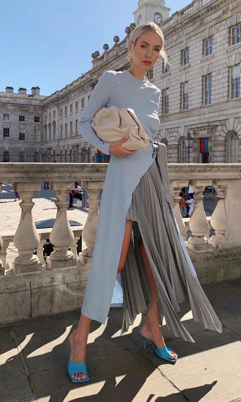 Pleated skirts are a hot celebrity fashion trend for 2020 - Photo 1