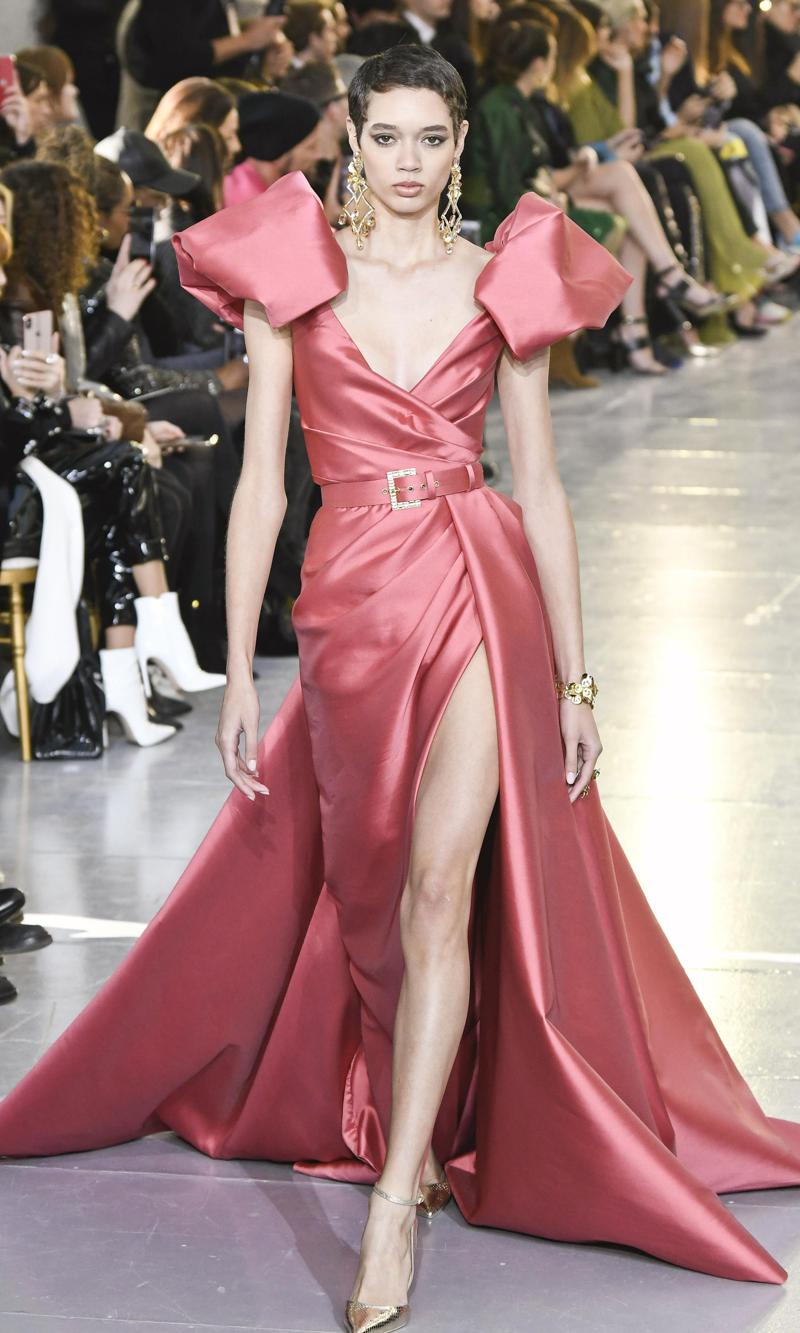 Vestido con mangas abullonadas de la colección haute couture verano 2020 de Elie Saab