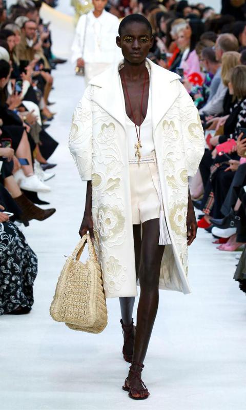 Raffia purses are back on the fashion trend list - Photo 1