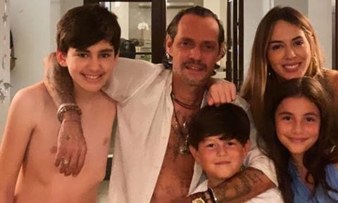Marc Anthony en el cumpleaños del hijo de su ex Shannon de Lima