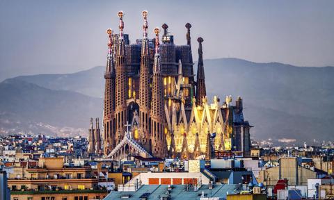 La icónica Sagrada familia de Gaudí en Barcelona
