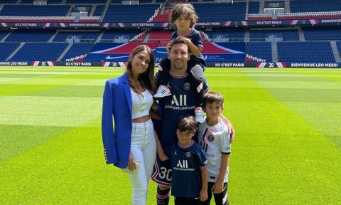 Lionel Messi and his family are in France!