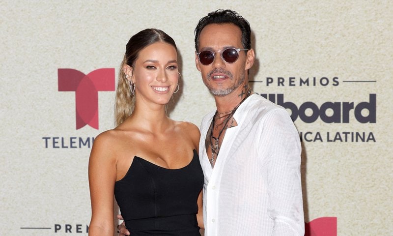 Marc Anthony presume a su nueva novia en los Latin Billboard
